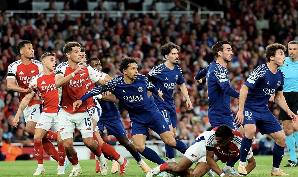 巴黎客场大胜，稳固领先位置