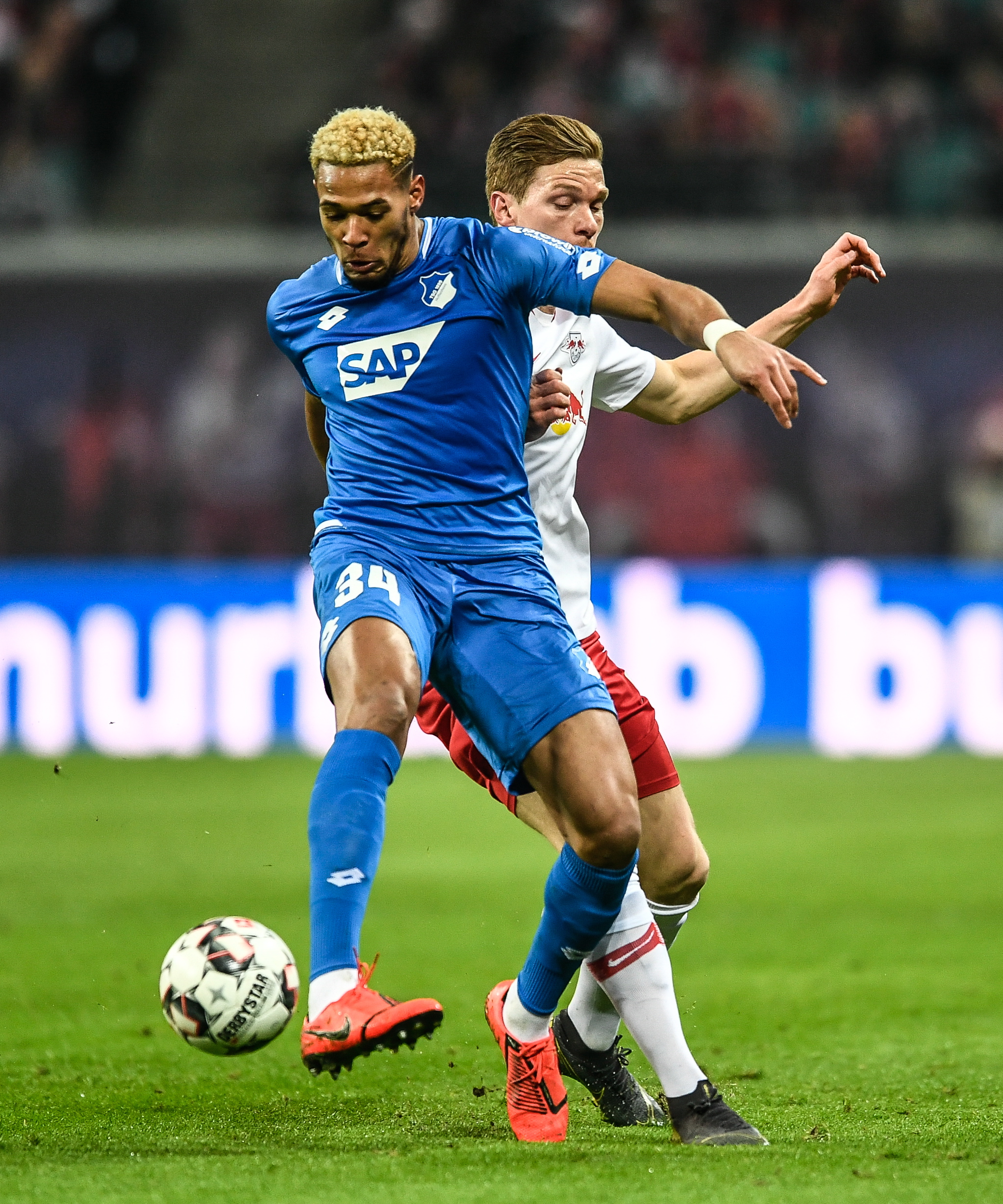 沙尔克主场战平霍芬海姆，难分高下