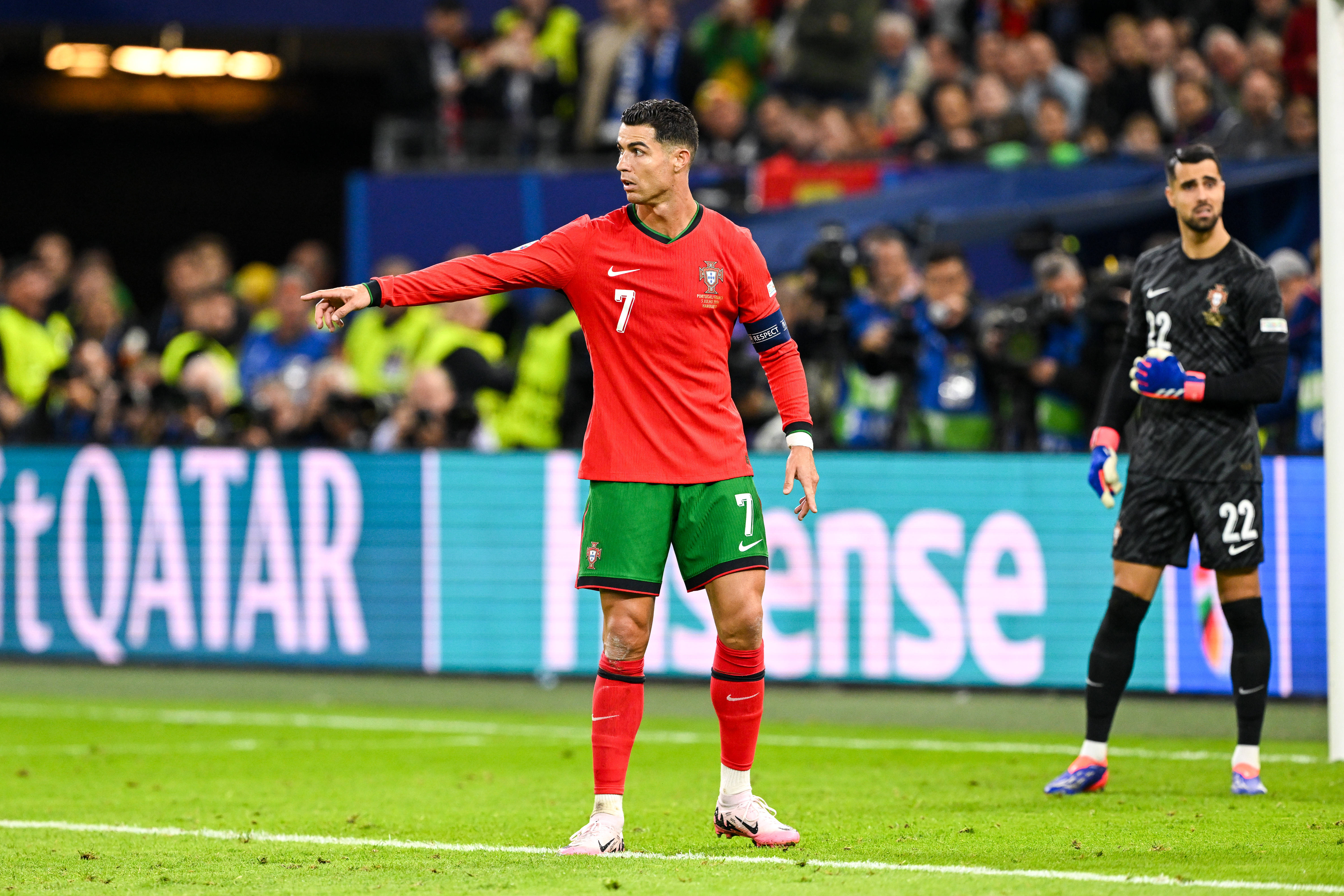 爱体育官方网站-法国2-0战胜葡萄牙,成功晋级欧洲杯半决赛,实力毋容置疑