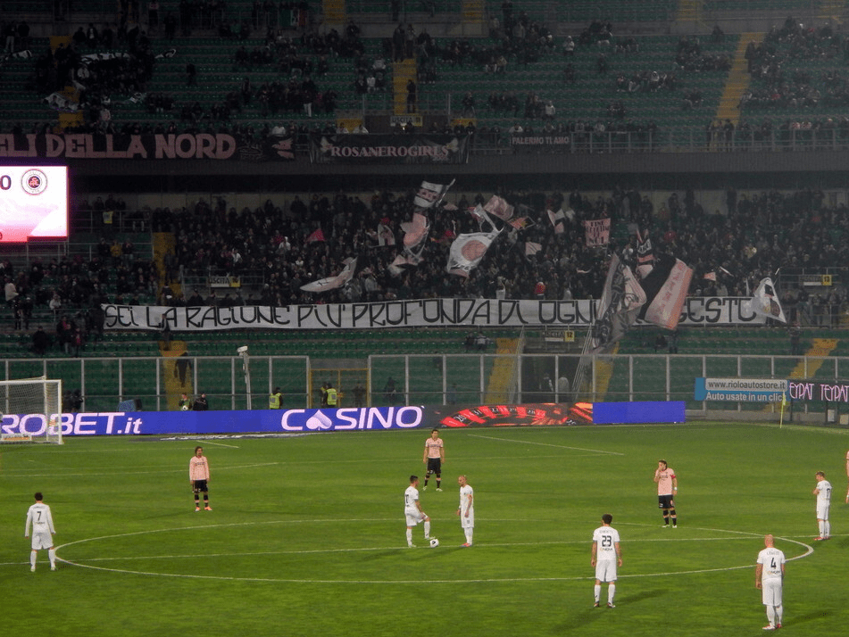 里昂客场力克兰斯,夺得殊荣继续领跑积分榜 里昂客场力克兰斯,夺得殊荣继续领跑积分榜