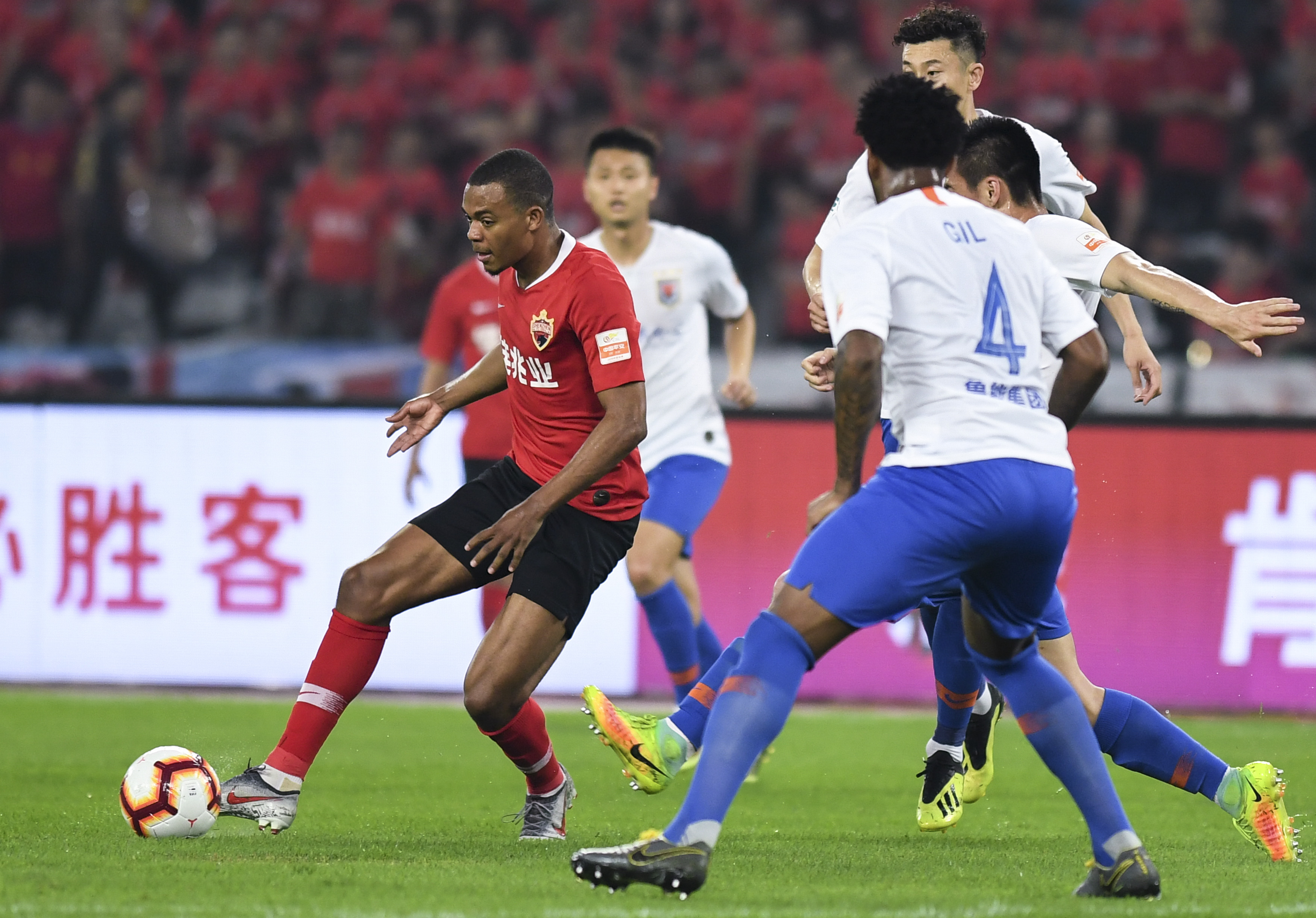 深圳佳兆业主场战平浙江绿城,保持不败 深圳佳兆业主场战平浙江绿城,保持不败