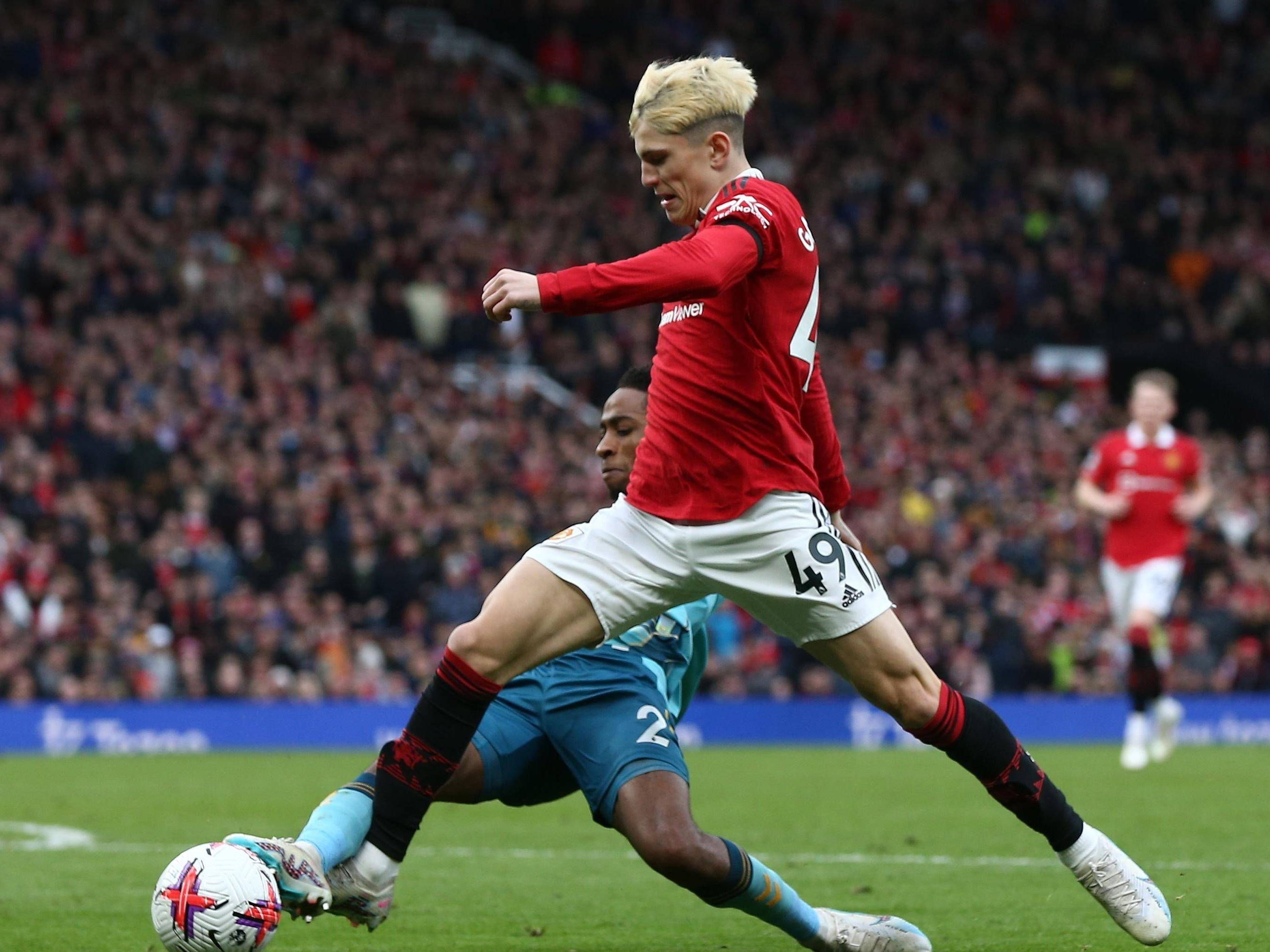 曼联客场险胜欧洲足坛豪门对决再掀风云 曼联客场险胜欧洲足坛豪门对决再掀风云