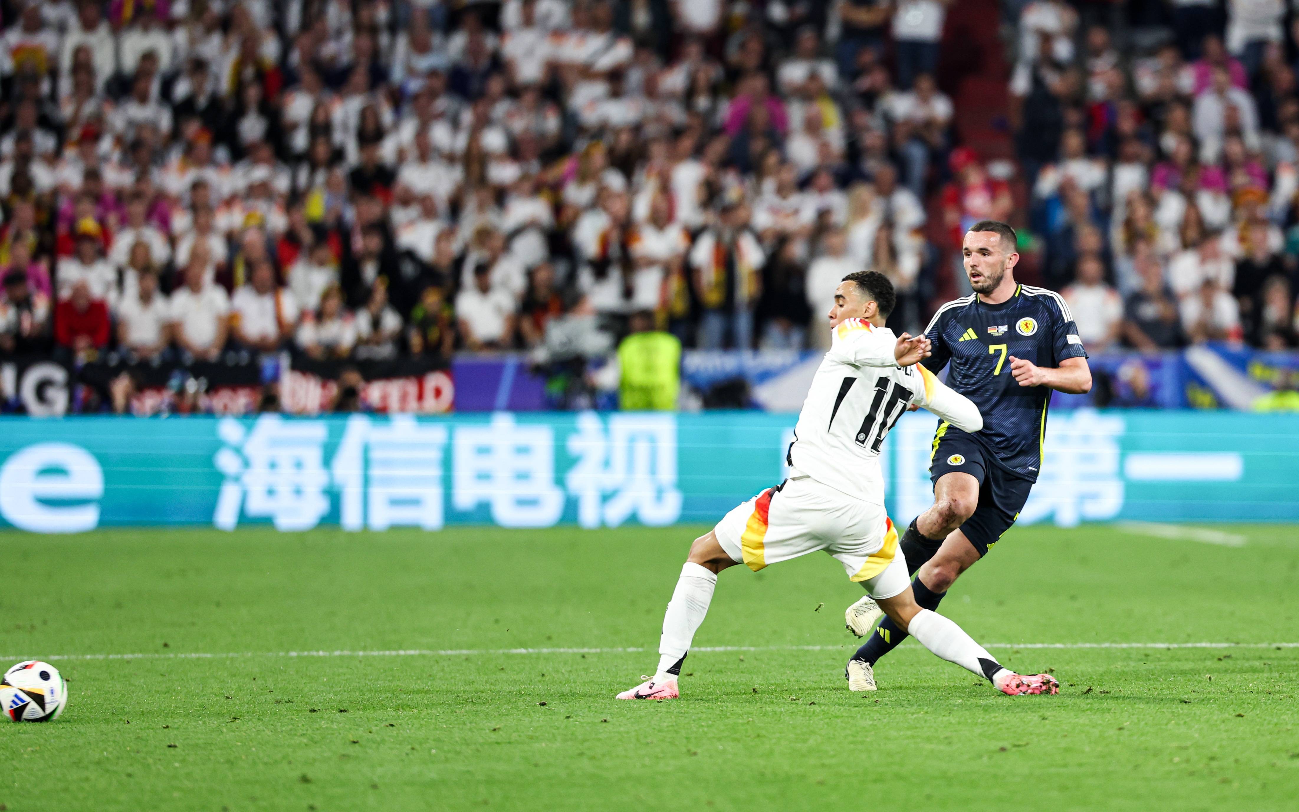 德国球队在比赛中展现出色发挥 德国球队在比赛中展现出色发挥