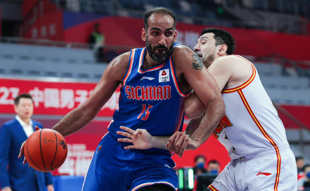 爱体育官方网站-实力强劲进攻疯狂，胜负难料令人期待