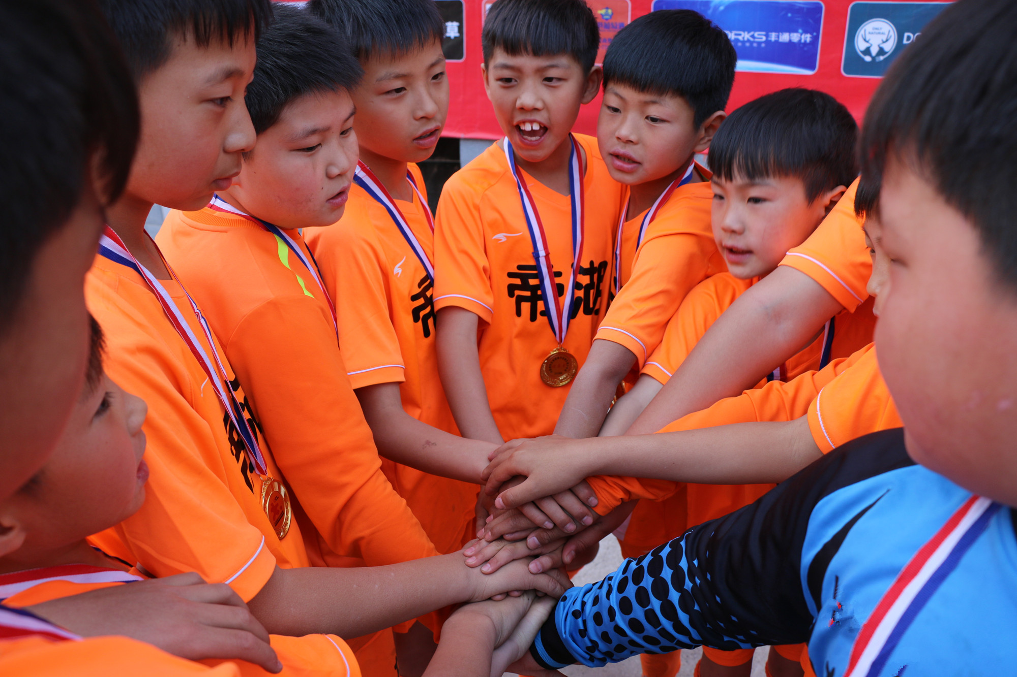 爱体育官方网站-战火重新燃起!比赛再度开启