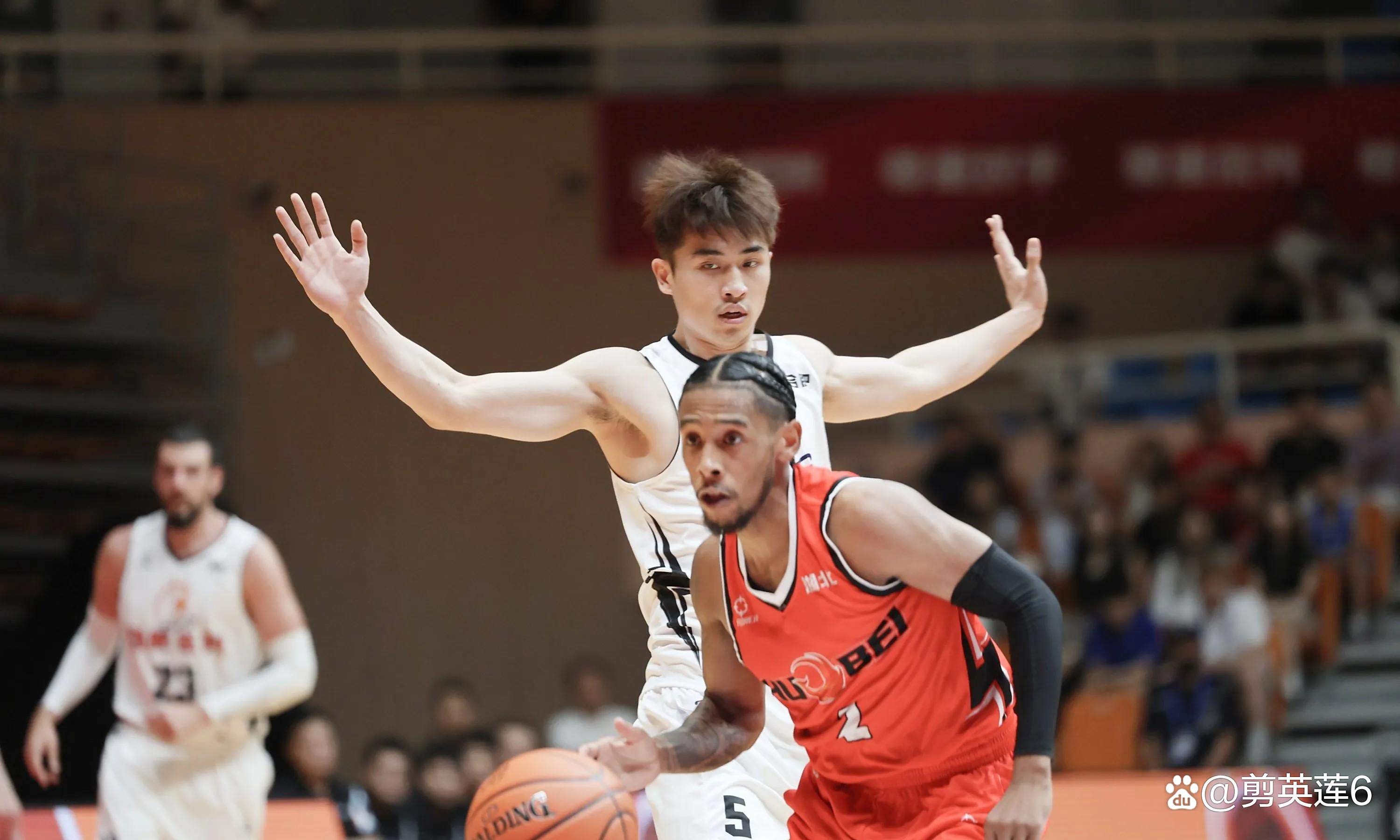 湖北男篮迎来良好状态,一路胜出! 湖北男篮迎来良好状态,一路胜出!