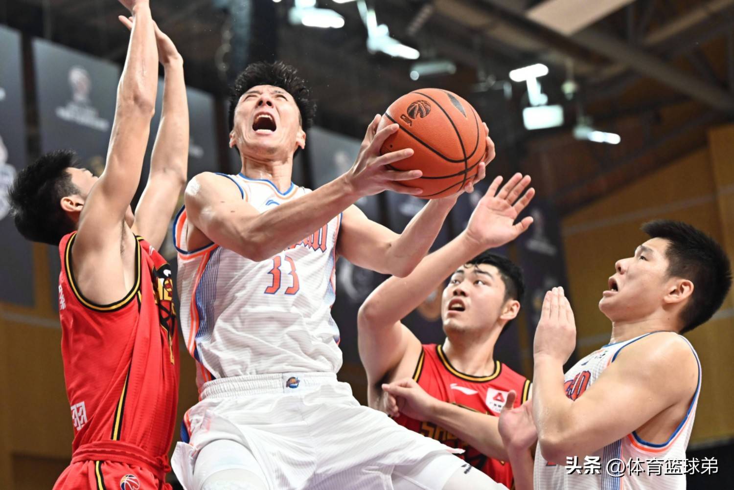 爱体育官方网站-北京队惜败于四川男篮,遭遇两连败