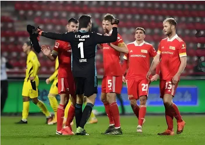 爱体育-斯图加特客场逼平汉堡，助力保级