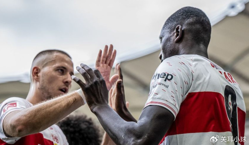 斯图加特客场逼平汉堡，助力保级