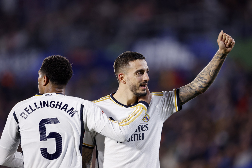 爱体育-赫塔菲球员互动粉丝分享日常训练