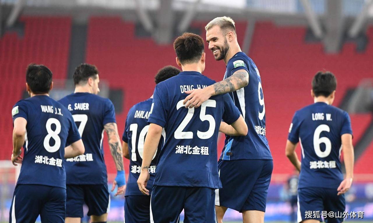 爱体育官方网站-富力客场战胜申花,保级形势稍缓