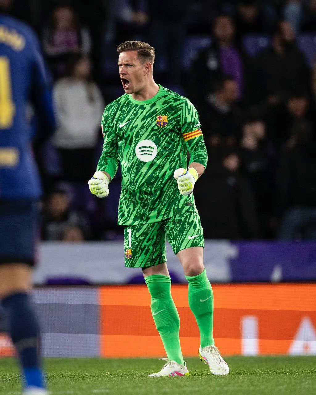 爱体育官方网站-巴拉多利德门将表现抢眼,获赞无数