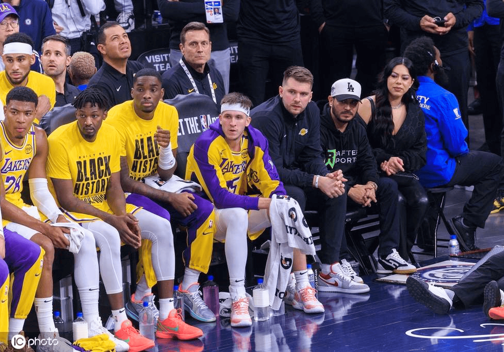 詹姆斯核心表现全面带队走向胜利 詹姆斯核心表现全面带队走向胜利