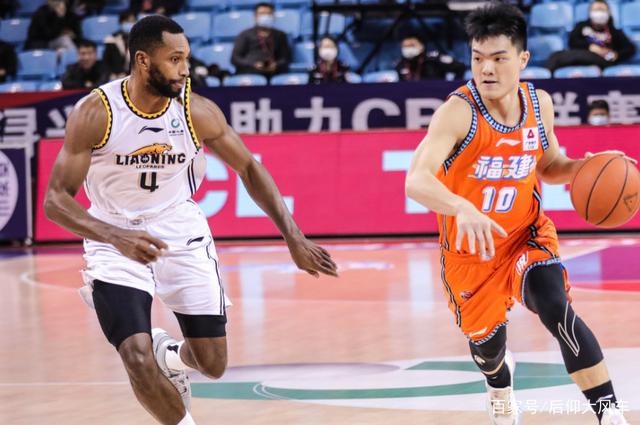 爱体育-广东队主场大胜上海队,避免出现两连败的尴尬