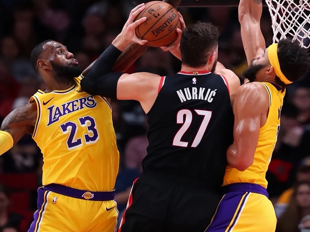 开拓者客场险胜老鹰,继续胜势 开拓者客场险胜老鹰,继续胜势