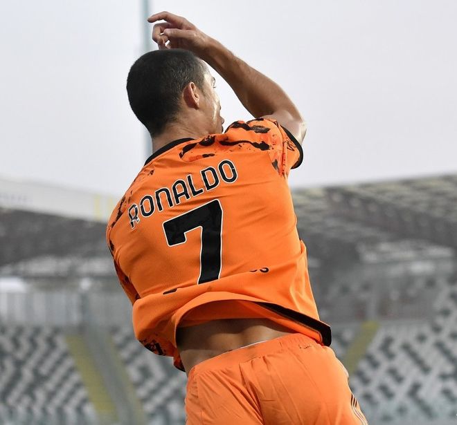 捷克队奋起直追,晋级机会依旧 捷克队奋起直追,晋级机会依旧