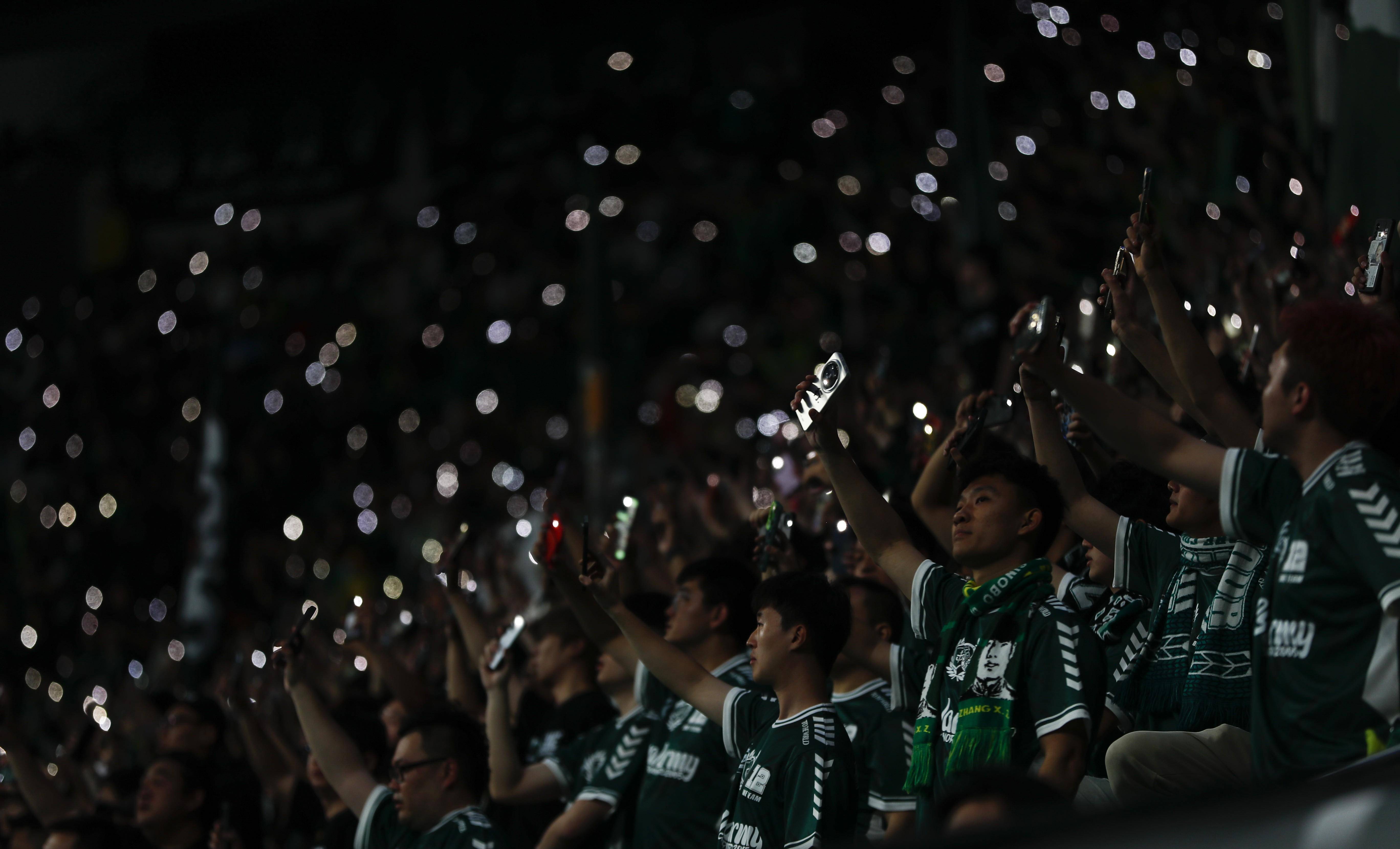 爱体育-国内足球联赛场场精彩,球迷尽兴观赛