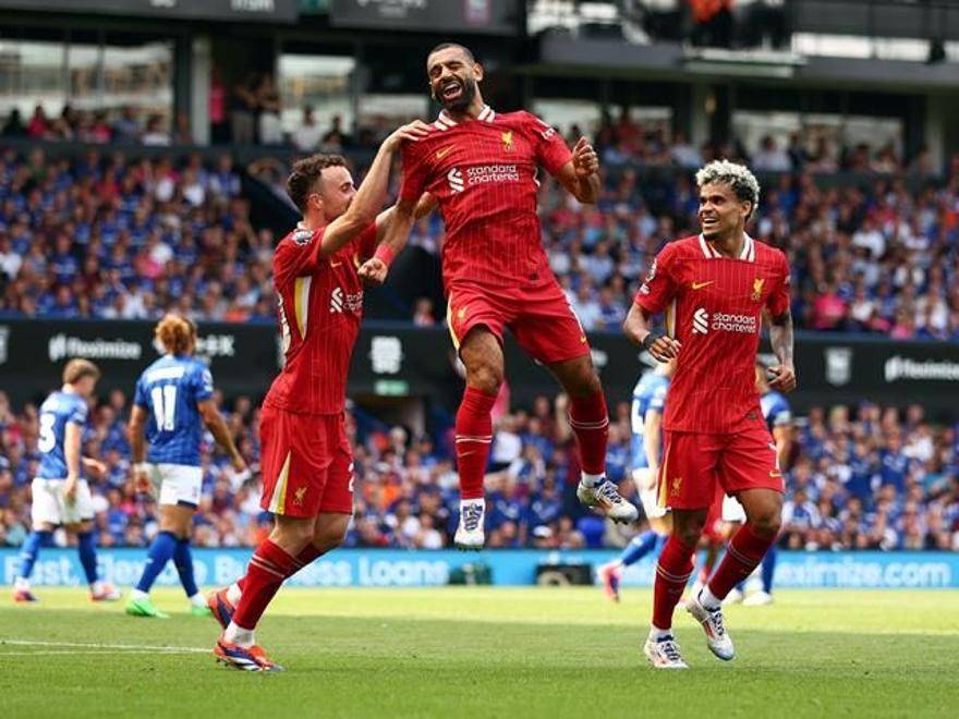 那不勒斯主场胜利，争夺欧冠资格