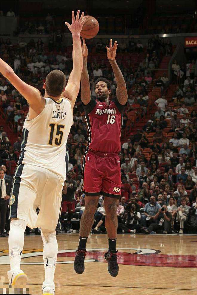 火箭不敌魔术,理查德森砍下25分 火箭不敌魔术,理查德森砍下25分