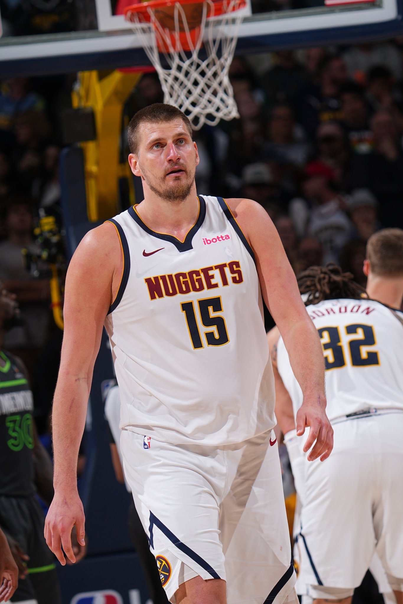 爱体育官方网站-掘金狂胜,约基奇砍下三双,助球队稳固西部前三