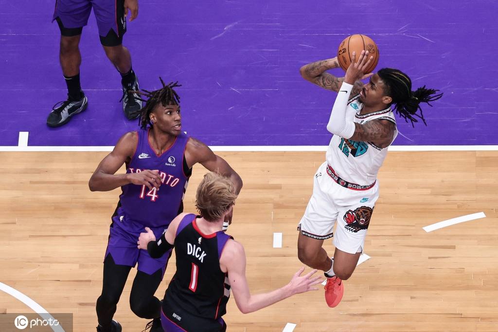 爱体育-猛龙队连续取得五连胜,实力稳固