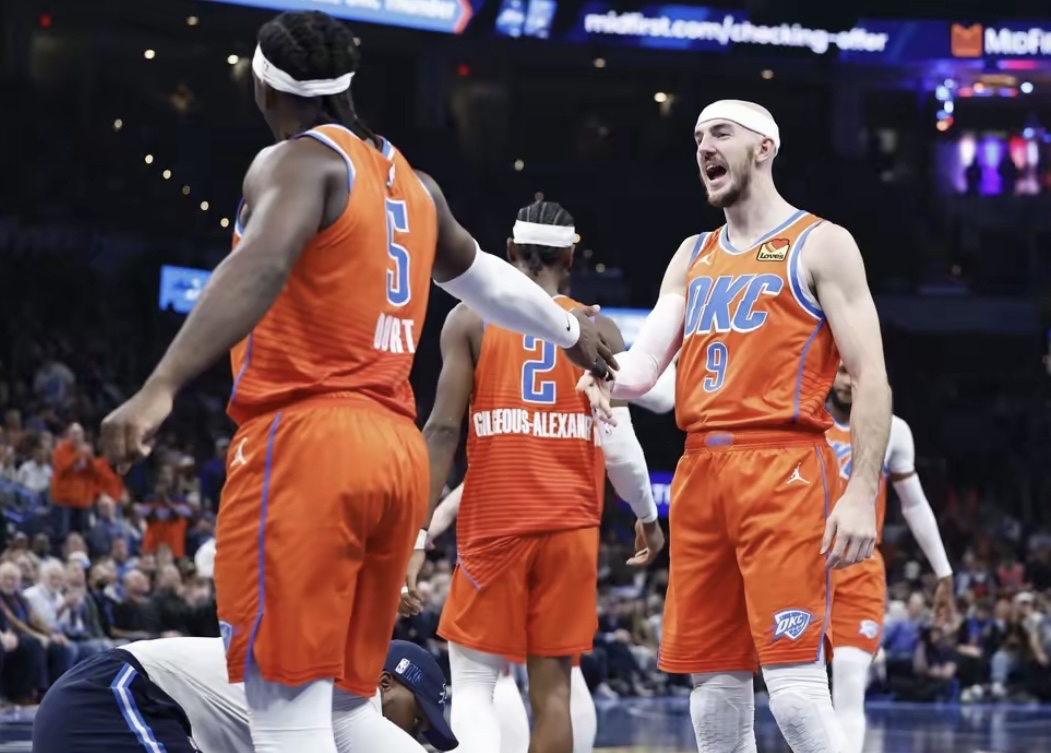 逆转胜利让球迷兴奋不已,势不可挡 逆转胜利让球迷兴奋不已,势不可挡