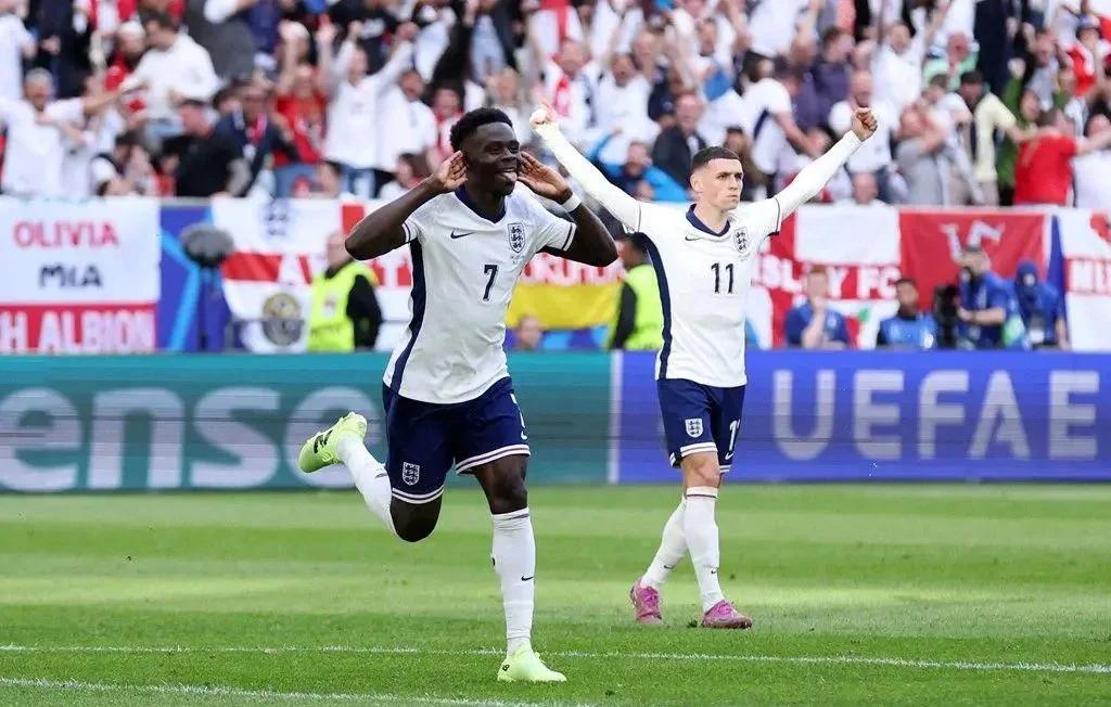 荷兰队成功晋级,刷新欧洲杯记录 荷兰队成功晋级,刷新欧洲杯记录