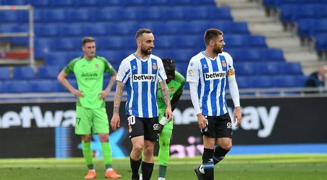 华伦西亚惊险客胜,豪取三分 华伦西亚惊险客胜,豪取三分