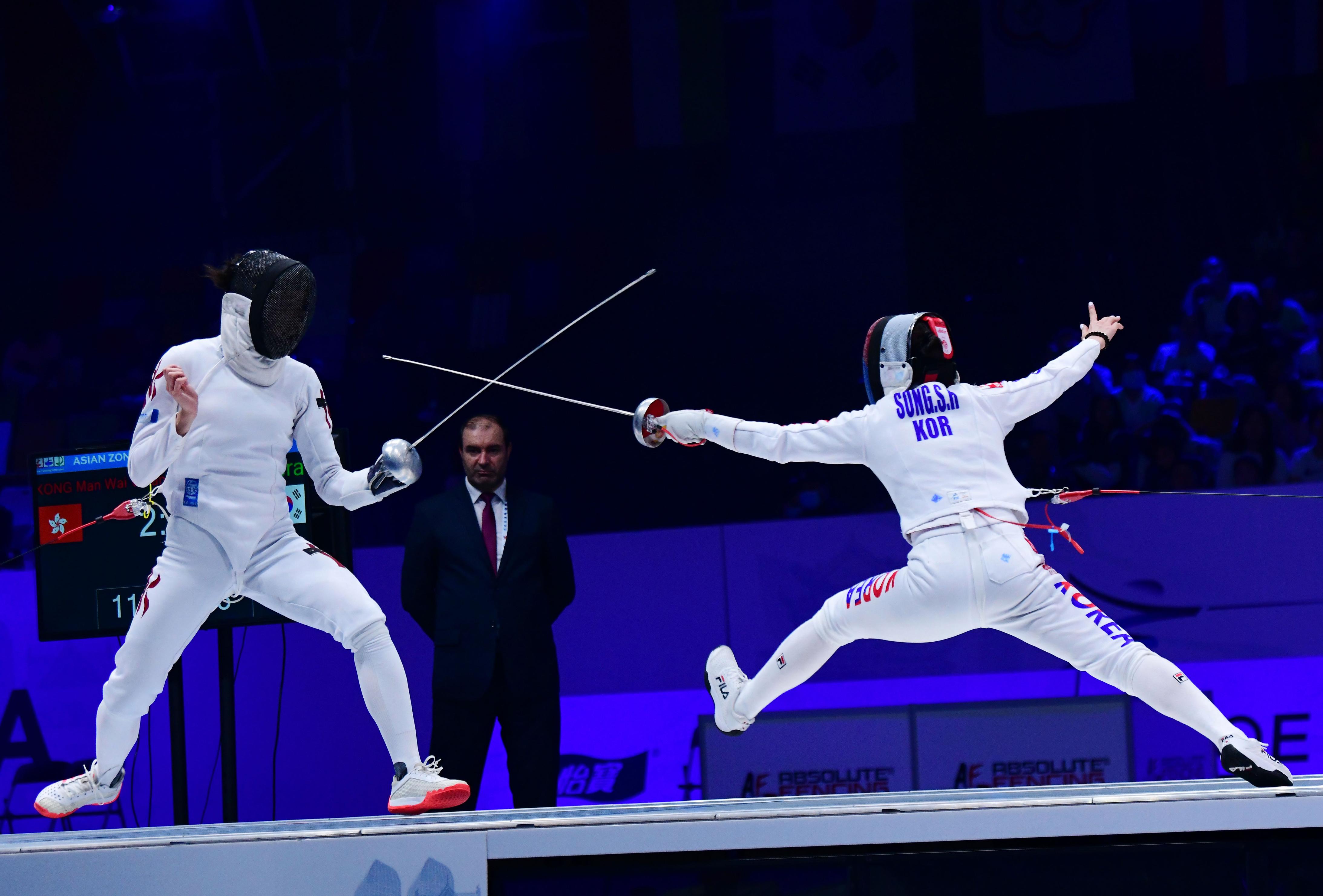 韩国击剑运动员在比赛中表现抢眼 韩国击剑运动员在比赛中表现抢眼