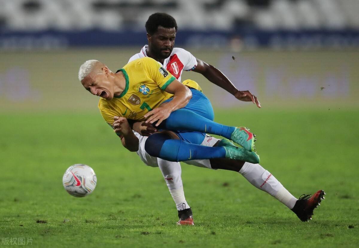 秘鲁运动员克服困难,杀入前四 秘鲁运动员克服困难,杀入前四