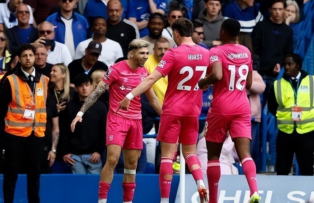 伦敦球队不敌切尔西,英超保级形势陷入困境 伦敦球队不敌切尔西,英超保级形势陷入困境