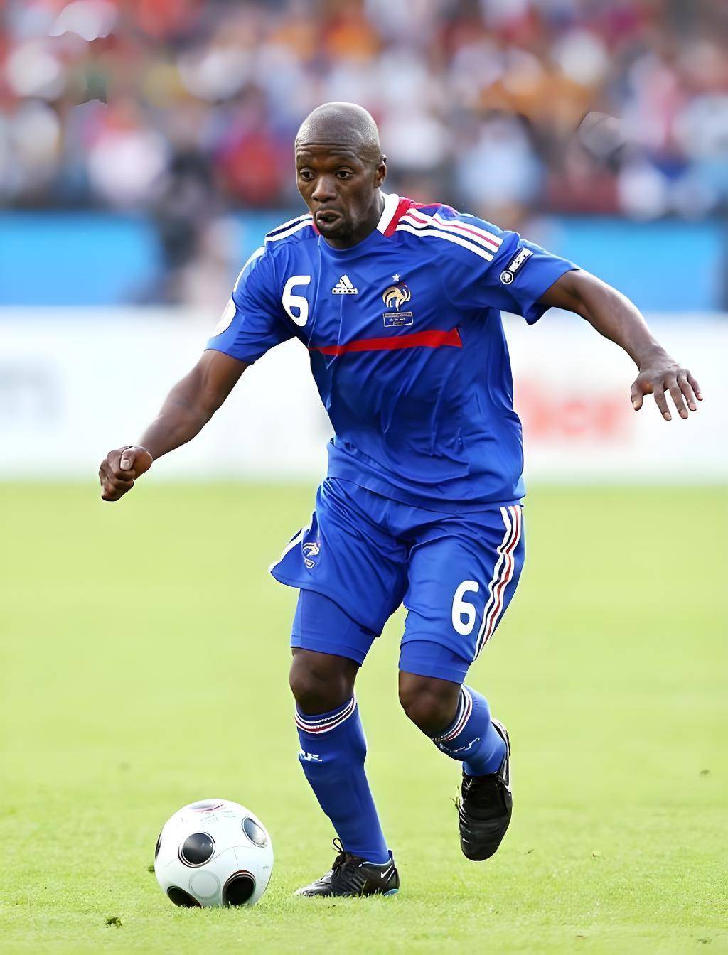 爱体育官网-切尔西连续取胜,稳定排名前列!