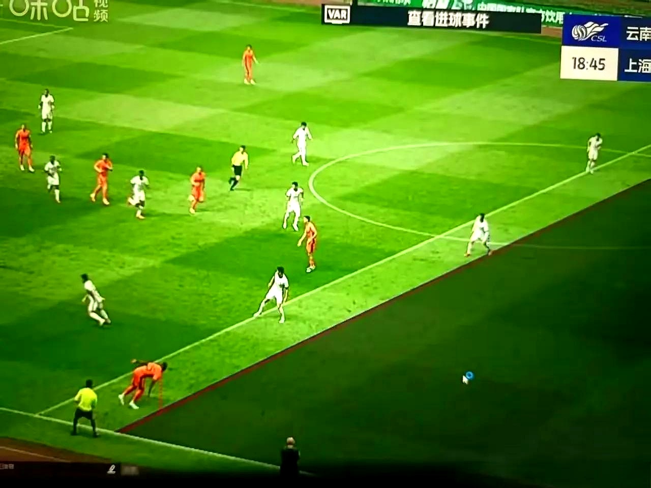 过招激烈,球队最终占据上风 过招激烈,球队最终占据上风