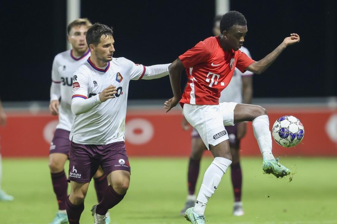 雷加利斯表现不佳,遭遇连败 雷加利斯表现不佳,遭遇连败