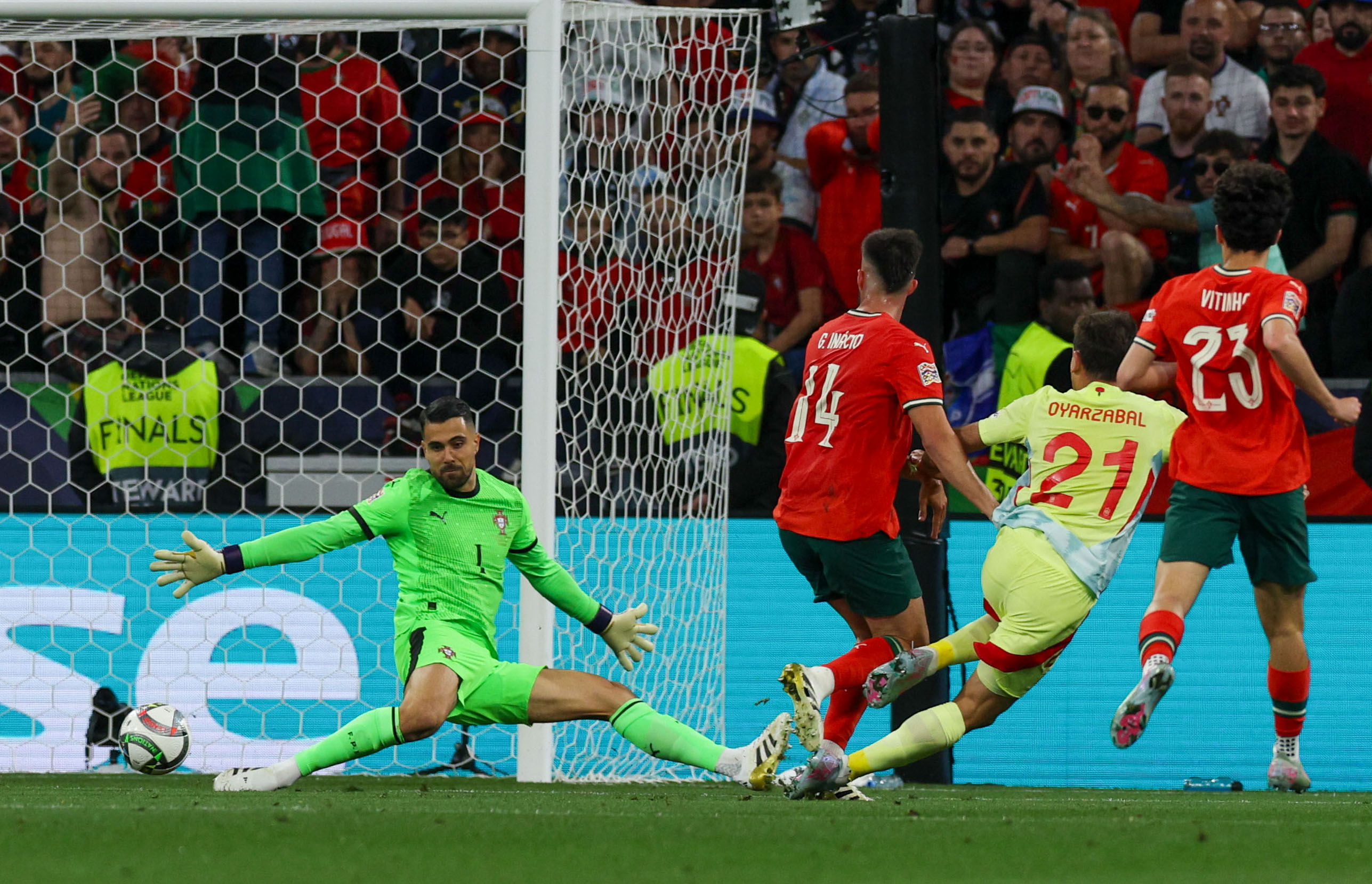 爱体育官网-葡萄牙女足队以实力征服赛场,赢得掌声