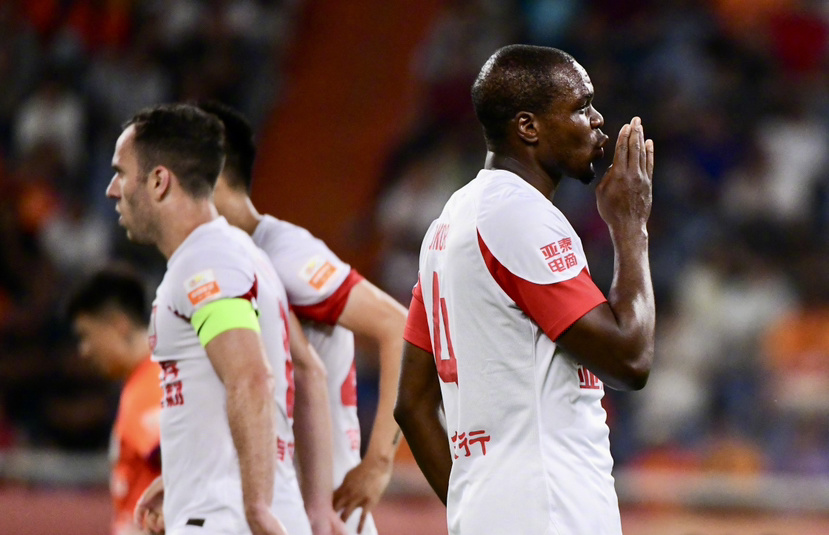 外线神射手惊艳表现,助队锁定胜局 外线神射手惊艳表现,助队锁定胜局