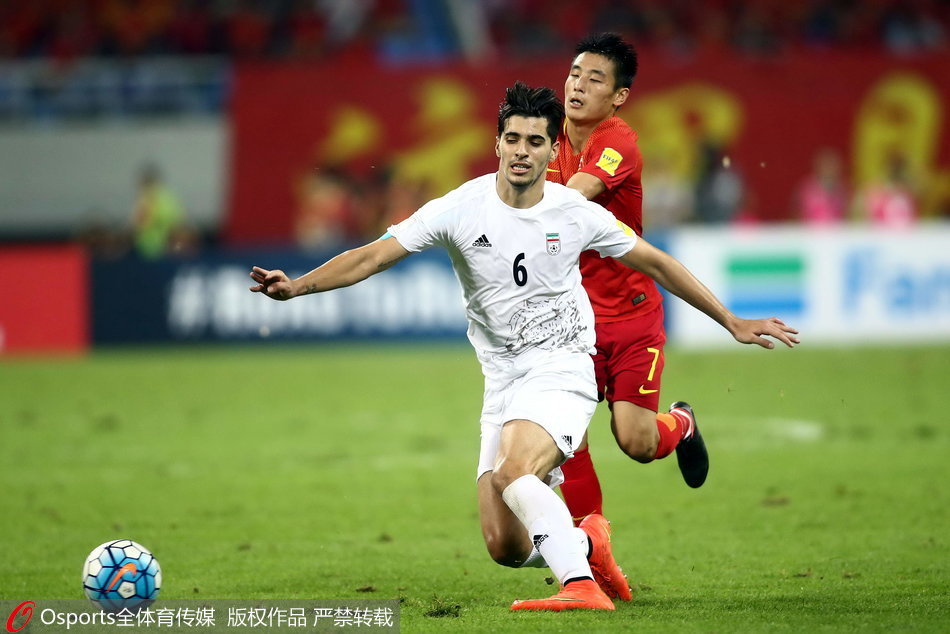 爱体育-罗马尼亚队临危受命,点球战憾胜英格兰挺进总决赛!