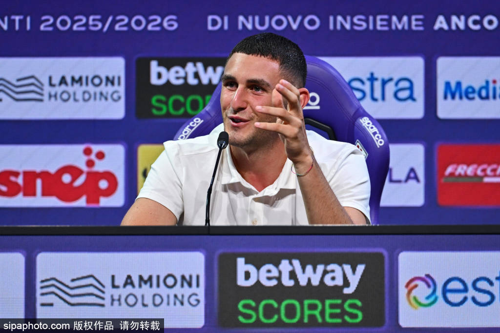 欧洲豪门会师:球迷期待胜负悬念 欧洲豪门会师:球迷期待胜负悬念