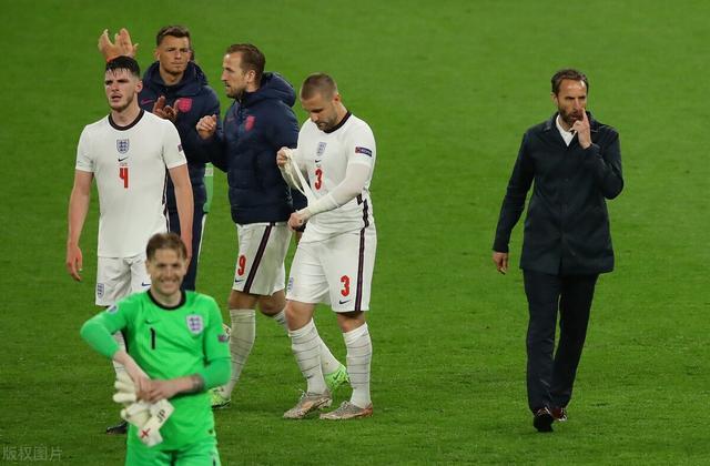 捷克客场逼平苏格兰,晋级形势不容乐观 捷克客场逼平苏格兰,晋级形势不容乐观