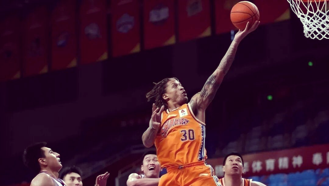 上海男篮惜败四川队,遭遇三连败 上海男篮惜败四川队,遭遇三连败