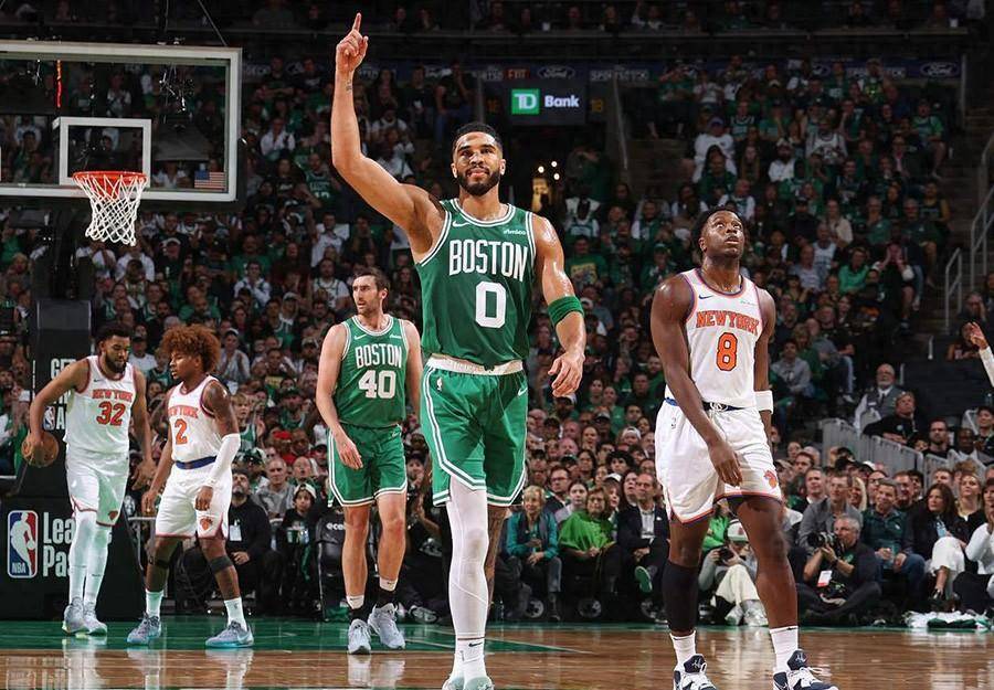 爱体育官方网站-雄鹿队客场惊险战胜凯尔特人队