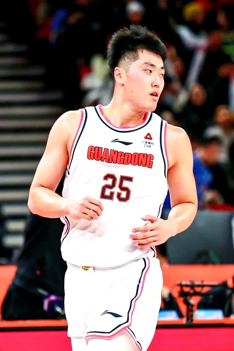 爱体育官网-广东队战术调整得当，实现连胜