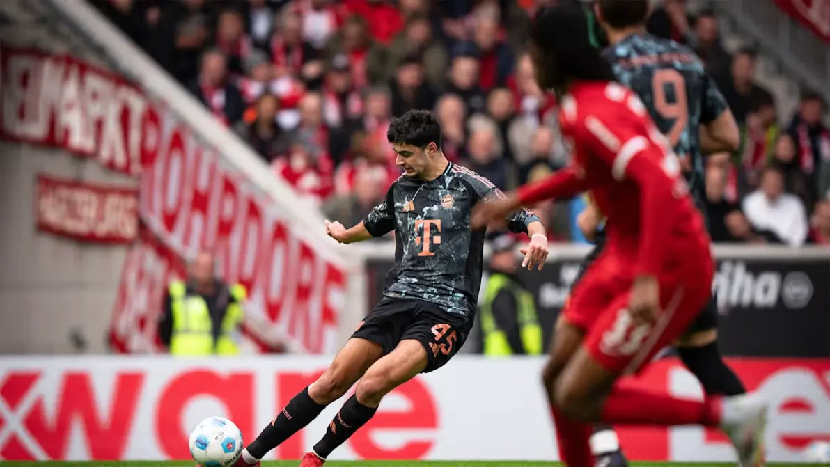 弗赖堡客场小胜汉堡,取得开门红赛季瞩目 弗赖堡客场小胜汉堡,取得开门红赛季瞩目